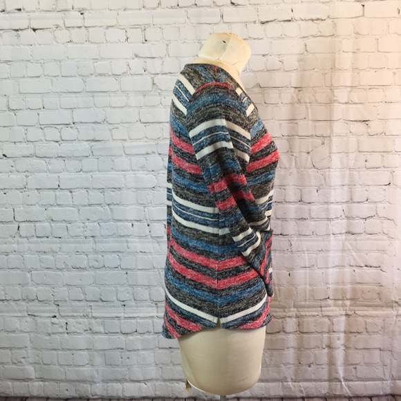 Massini lite weight striped shirt-tail sweater - Picture 2 of 5
